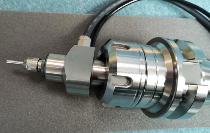 噴絲板鉆孔增速刀柄.jpg 噴絲板鉆孔增速刀柄.jpg