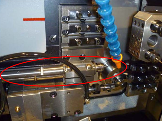 斜邊機(jī)加裝高速電主軸NR-2551.jpg 斜邊機(jī)加裝高速電主軸NR-2551.jpg